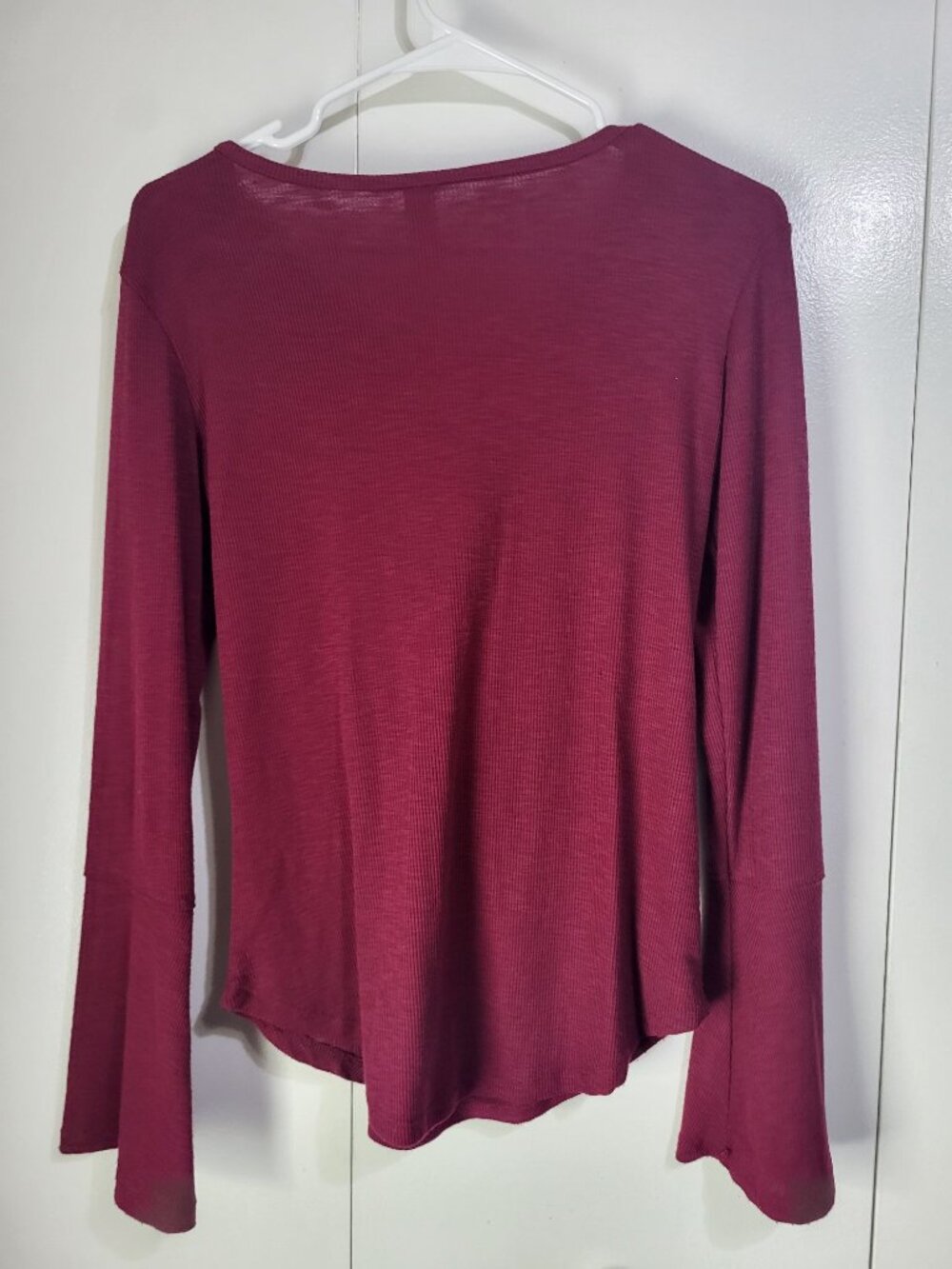NOBO Burgundy Knit M Top Stretch Tassel V Neck Flare Sleeve Blouse Boho Peasant - Picture 2 of 7